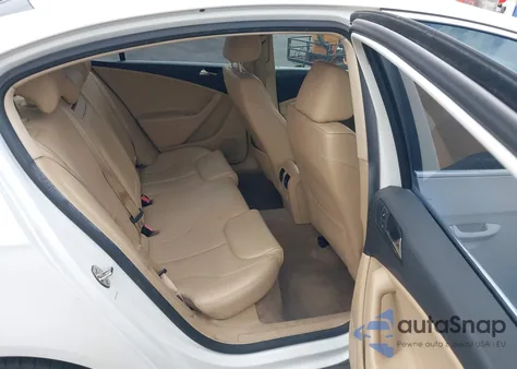 2007 Volkswagen Passat 2.0T/Wolfsburg Edition z USA, uszkodzony, nr VIN WVWAK73CX7P164676